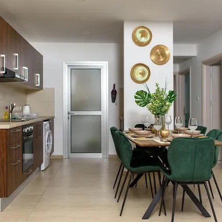 Amazonia Flat 102 *